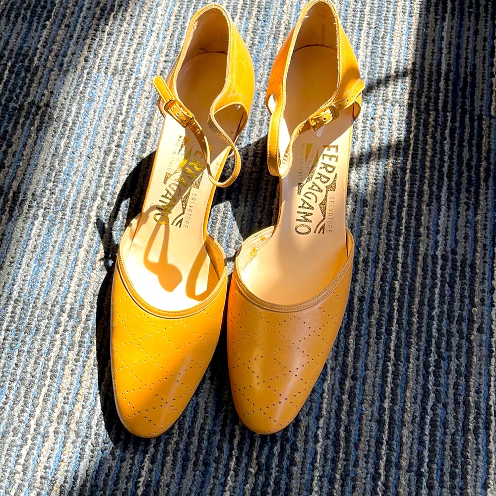 Beautiful Salvatore Ferragamo dance shoe! Size 7.5 nude/ tan color.